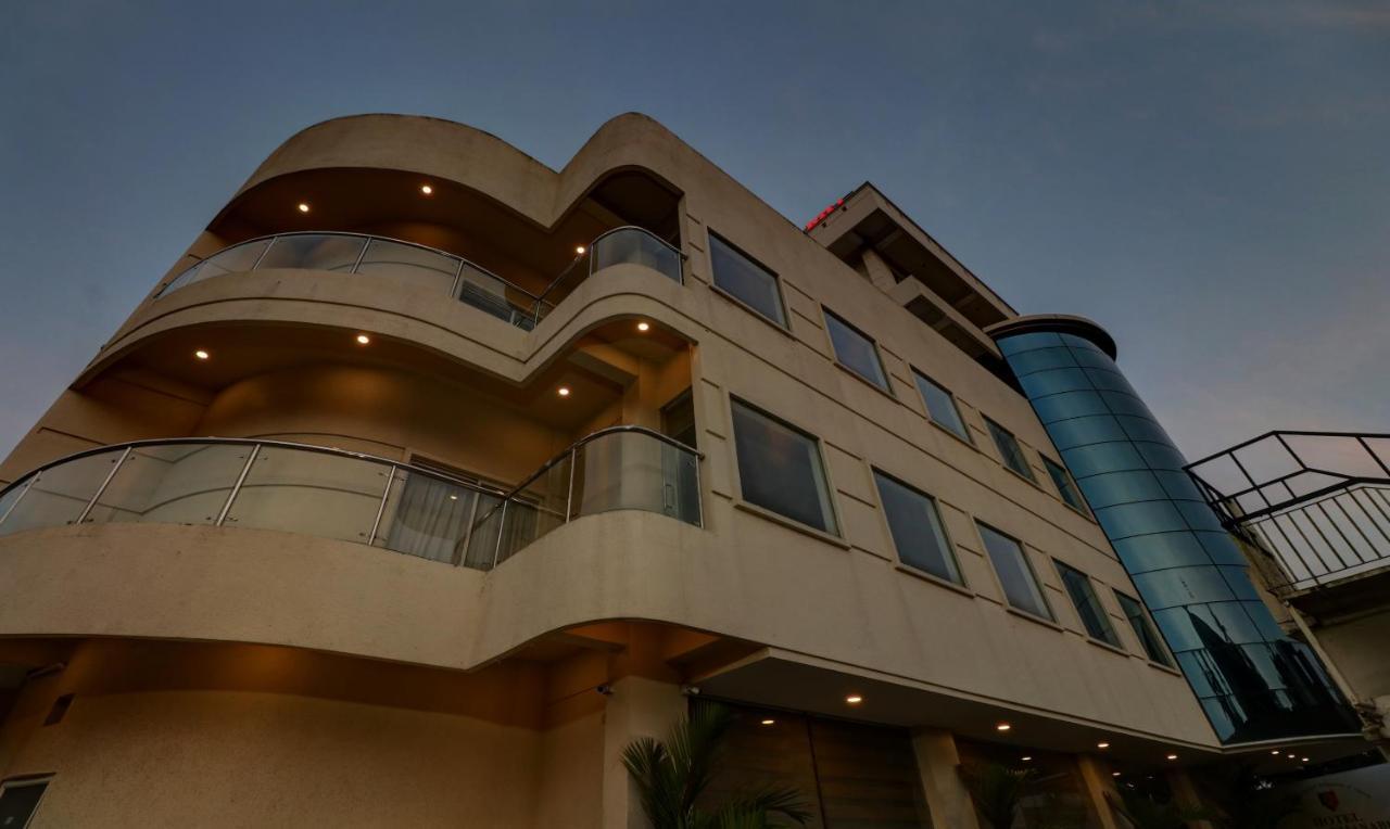 Hotel Treebo Tryst Sreepadmanabha Balaramapuram à Kovalam Extérieur photo
